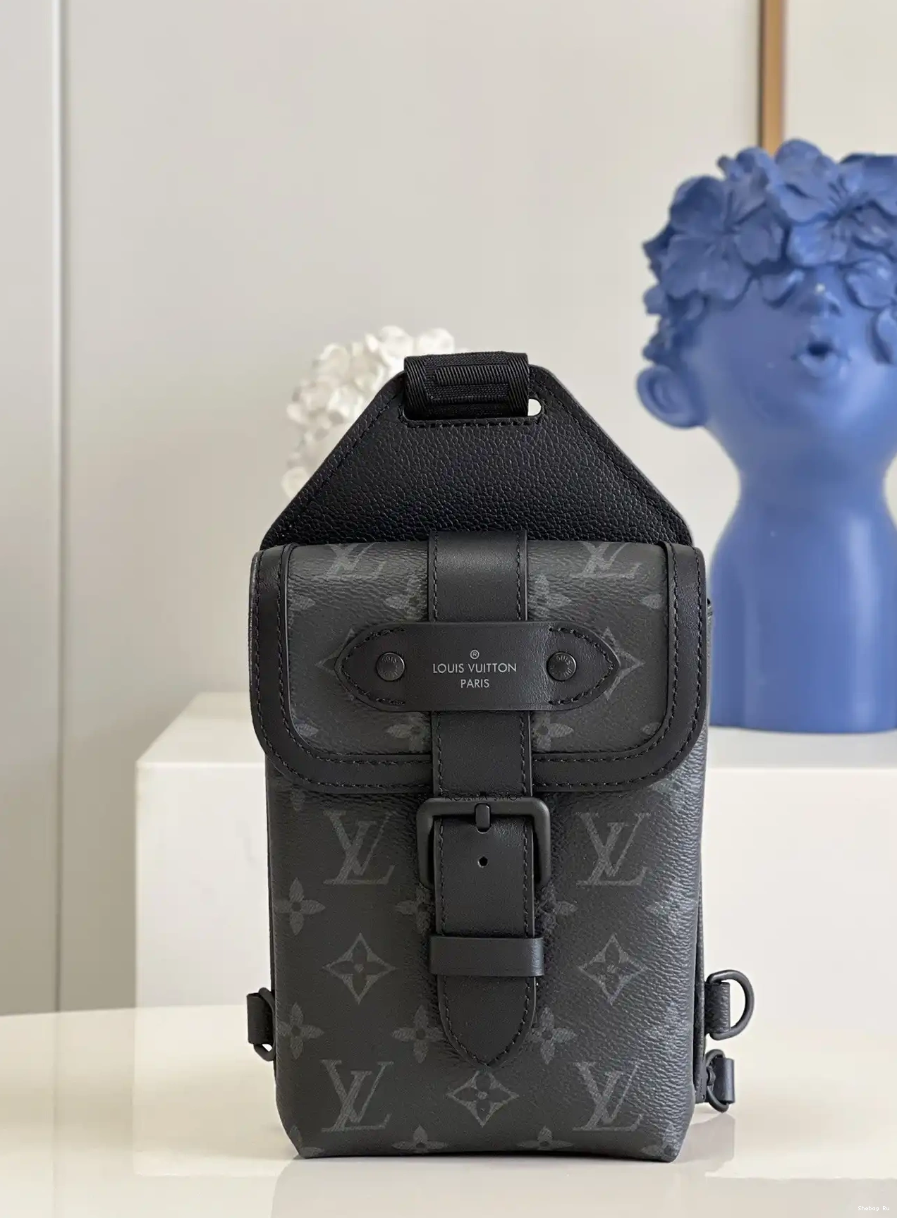 VUITTON SLINGBAG SAUMUR LOUIS 0630